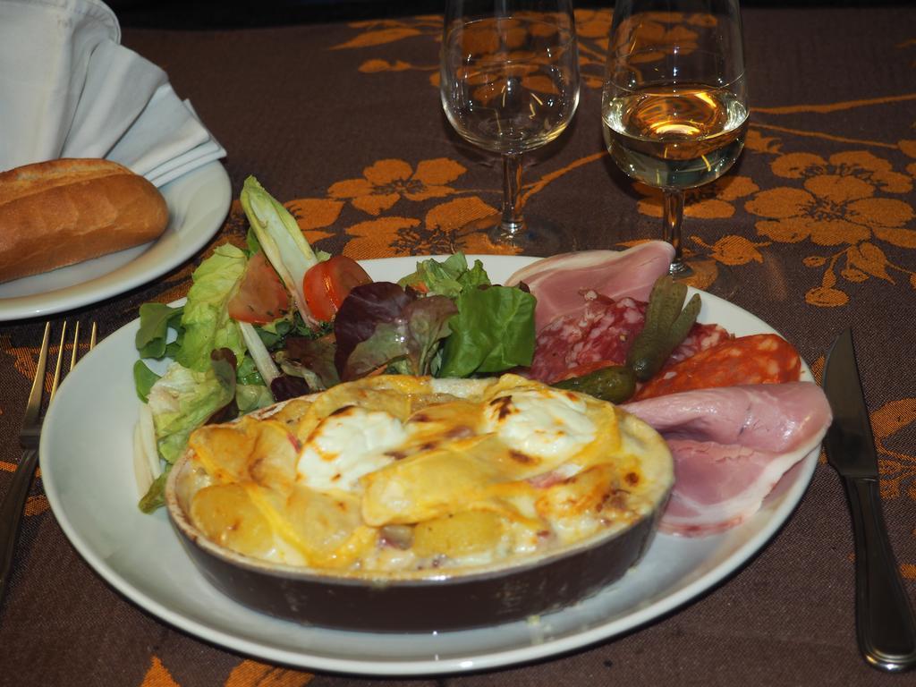 Hotel Restaurant La Manse Dornecy Eksteriør billede